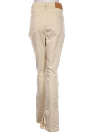 Γυναικείο παντελόνι Bershka, Μέγεθος XL, Χρώμα  Μπέζ, Τιμή 9,87 €