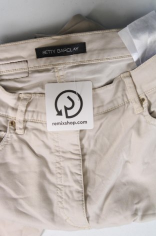 Дамски панталон Betty Barclay, Размер XS, Цвят Бежов, Цена 34,00 лв.