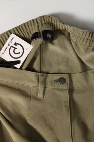 Γυναικείο παντελόνι Bpc Bonprix Collection, Μέγεθος M, Χρώμα Πράσινο, Τιμή 9,87 €