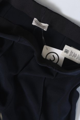 Дамски панталон By Malene Birger, Размер S, Цвят Син, Цена 86,35 лв.