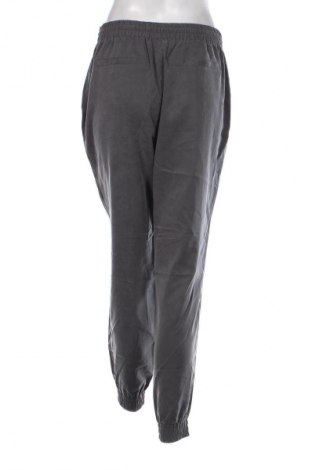 Pantaloni de femei Canda, Mărime M, Culoare Gri, Preț 47,70 Lei