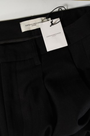 Pantaloni de femei Copenhagen Muse, Mărime M, Culoare Negru, Preț 282,24 Lei