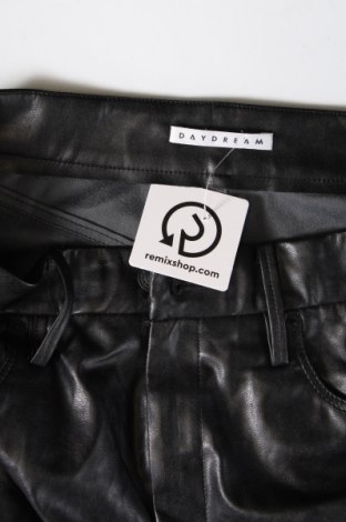 Дамски панталон DAYDREAM, Размер M, Цвят Черен, Цена 34,00 лв.