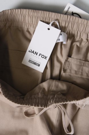 Damenhose Dan Fox X About You, Größe XL, Farbe Beige, Preis 21,57 €
