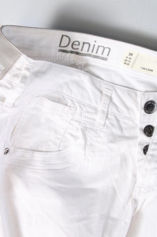 Damenhose Denim 1982, Größe M, Farbe Weiß, Preis 8,07 €