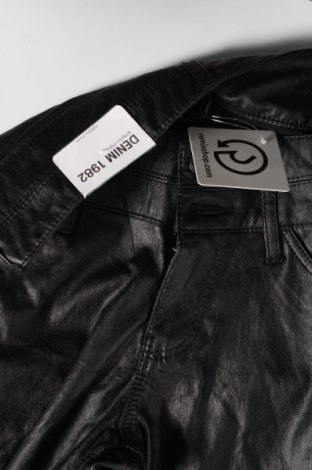 Pantaloni de femei Denim 1982, Mărime M, Culoare Negru, Preț 68,09 Lei