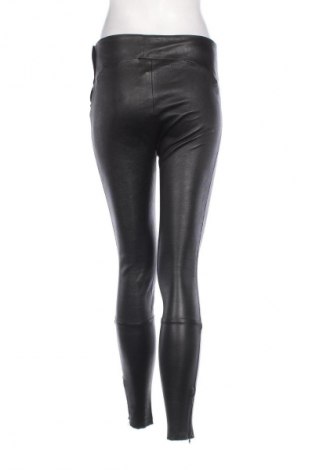 Дамски панталон Envii, Размер L, Цвят Черен, Цена 18,45 лв.