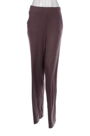 Дамски панталон FILA, Размер S, Цвят Лилав, Цена 124,00 лв.