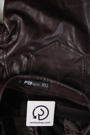 Дамски панталон Fb Sister, Размер XS, Цвят Кафяв, Цена 13,05 лв.