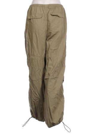 Дамски панталон H&M Divided, Размер S, Цвят Зелен, Цена 14,50 лв.