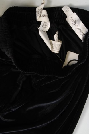 Pantaloni de femei Kendall & Kylie, Mărime XS, Culoare Negru, Preț 122,19 Lei