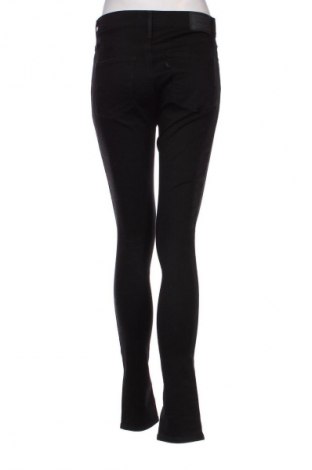 Дамски панталон Levi's, Размер M, Цвят Черен, Цена 40,80 лв.