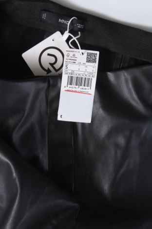 Дамски панталон Mango, Размер S, Цвят Черен, Цена 34,65 лв.