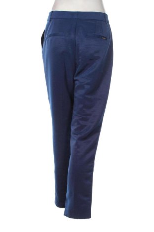 Дамски панталон Marciano by Guess, Размер M, Цвят Син, Цена 112,20 лв.