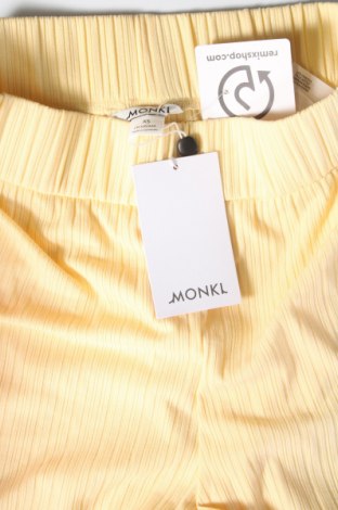Дамски панталон Monki, Размер XS, Цвят Жълт, Цена 25,20 лв.