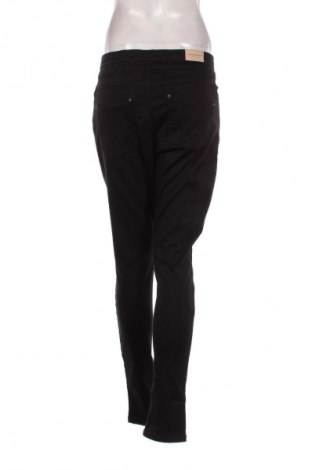 Дамски панталон Naf Naf, Размер L, Цвят Черен, Цена 37,20 лв.