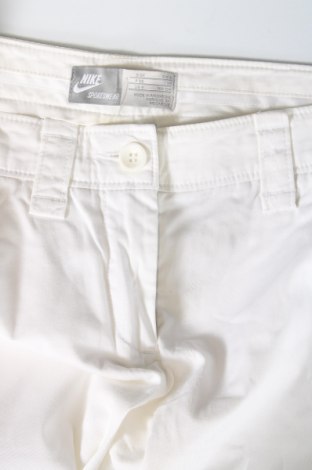 Γυναικείο παντελόνι Nike, Μέγεθος S, Χρώμα Λευκό, Τιμή 19,13 €