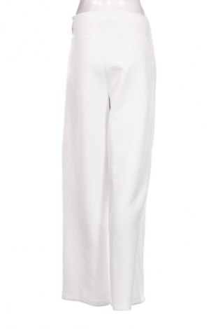 Γυναικείο παντελόνι Nike, Μέγεθος M, Χρώμα Λευκό, Τιμή 35,16 €