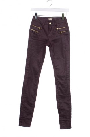 Дамски панталон ONLY, Размер XS, Цвят Лилав, Цена 27,00 лв.
