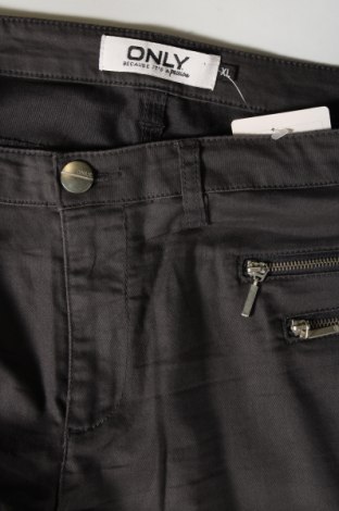 Дамски панталон ONLY, Размер XL, Цвят Сив, Цена 15,39 лв.