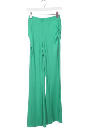 Дамски панталон Pieces, Размер XS, Цвят Зелен, Цена 73,15 лв.