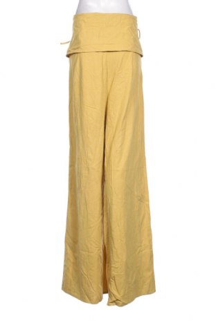 Дамски панталон Pretty Little Thing, Размер L, Цвят Жълт, Цена 26,22 лв.