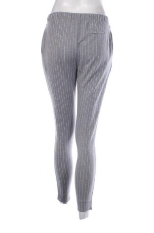 Дамски панталон Pull&Bear, Размер S, Цвят Сив, Цена 15,66 лв.