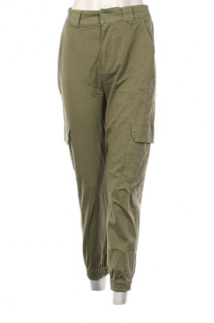 Γυναικείο παντελόνι Pull&Bear, Μέγεθος M, Χρώμα Πράσινο, Τιμή 17,94 €