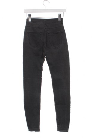 Дамски панталон Pull&Bear, Размер XS, Цвят Сив, Цена 17,39 лв.