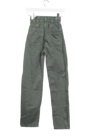 Γυναικείο παντελόνι Pull&Bear, Μέγεθος XXS, Χρώμα Πράσινο, Τιμή 8,90 €