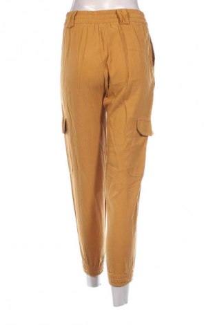 Дамски панталон Pull&Bear, Размер S, Цвят Жълт, Цена 13,05 лв.