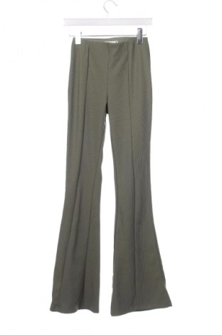 Дамски панталон Reserved, Размер XS, Цвят Зелен, Цена 17,41 лв.