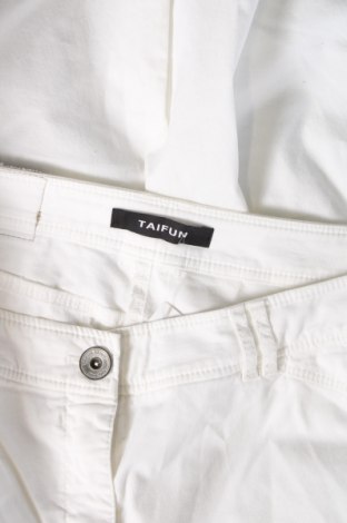 Дамски панталон Taifun, Размер L, Цвят Бял, Цена 37,40 лв.