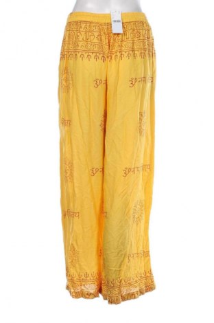 Дамски панталон Urban Outfitters, Размер M, Цвят Жълт, Цена 41,85 лв.