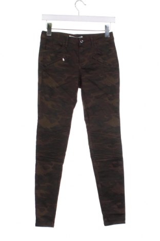 Дамски панталон Zara, Размер S, Цвят Зелен, Цена 8,91 лв.