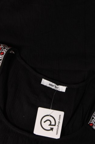Γυναικείο αμάνικο μπλουζάκι About You, Μέγεθος M, Χρώμα Μαύρο, Τιμή 6,39 €