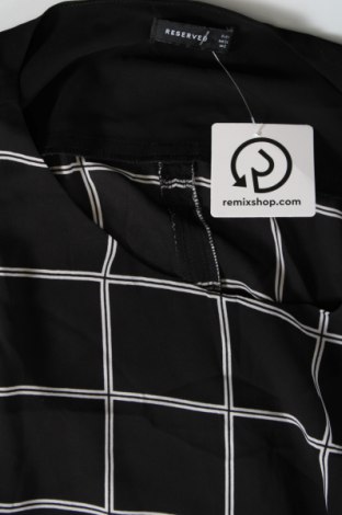 Γυναικείο αμάνικο μπλουζάκι Reserved, Μέγεθος S, Χρώμα Μαύρο, Τιμή 2,73 €
