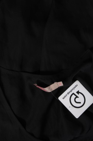 Γυναικείο αμάνικο μπλουζάκι Saint Tropez, Μέγεθος M, Χρώμα Μαύρο, Τιμή 3,46 €