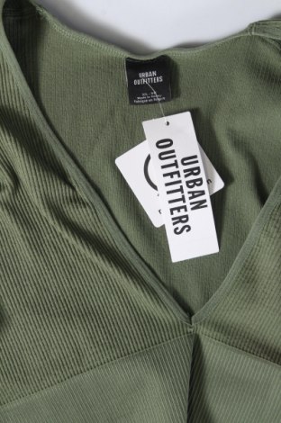 Γυναικείο αμάνικο μπλουζάκι Urban Outfitters, Μέγεθος XL, Χρώμα Πράσινο, Τιμή 6,39 €