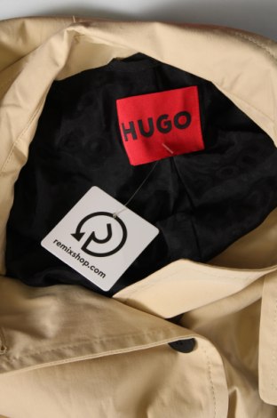 Дамски шлифер Hugo Boss, Размер XS, Цвят Бежов, Цена 292,05 лв.