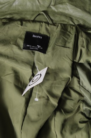 Dámska kožená bunda  Bershka, Veľkosť XS, Farba Zelená, Cena  26,39 €