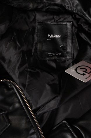 Γυναικείο δερμάτινο μπουφάν Pull&Bear, Μέγεθος L, Χρώμα Μαύρο, Τιμή 35,83 €