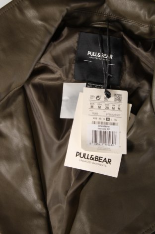 Дамско кожено яке Pull&Bear, Размер M, Цвят Зелен, Цена 79,00 лв.