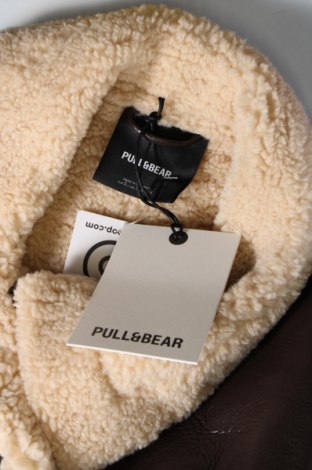 Дамско кожено яке Pull&Bear, Размер S, Цвят Кафяв, Цена 79,00 лв.