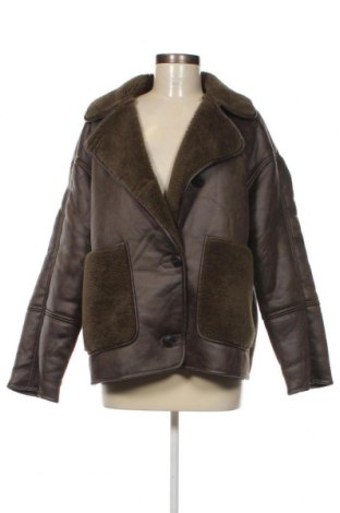 Дамско кожено яке Pull&Bear, Размер M, Цвят Кафяв, Цена 79,00 лв.