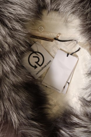 Дамско палто Diane Von Furstenberg, Размер S, Цвят Екрю, Цена 1 186,55 лв.