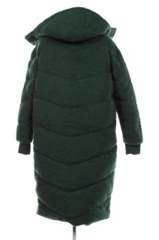 Дамско палто Ellesse, Размер M, Цвят Зелен, Цена 181,35 лв.