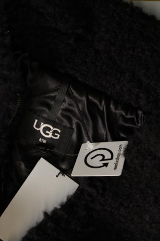 Дамско палто UGG Australia, Размер XS, Цвят Черен, Цена 174,30 лв.