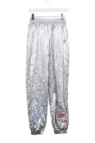 Pantaloni trening de femei Adidas Originals, Mărime XS, Culoare Argintiu, Preț 134,87 Lei