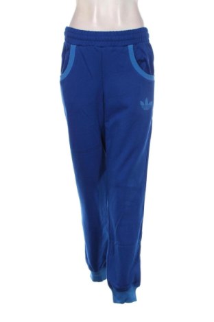 Pantaloni trening de femei Adidas Originals, Mărime XS, Culoare Albastru, Preț 168,26 Lei